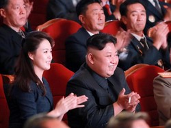 Kemunculan Perdana Istri Kim Jong-Un Usai Setahun Tak Kelihatan