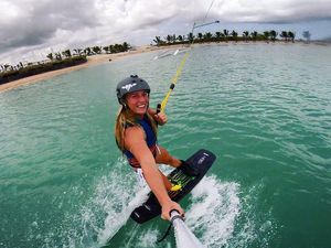 Foto: Cewek Cantik Ini Berhenti Kerja Buat Kitesurfing