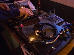 Bocah 5 Tahun Ini Raih Gelar DJ Termuda di Dunia