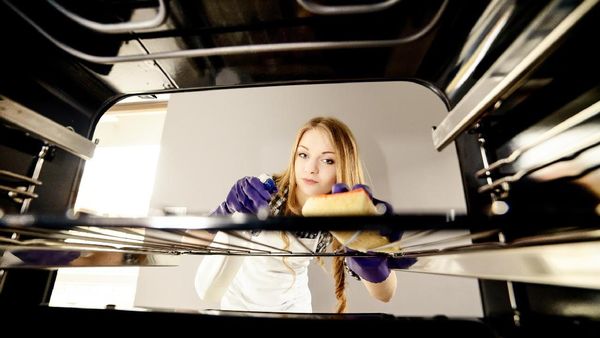 6 Pekerjaan Rumah Tangga yang Bisa Berisiko untuk Kesehatan