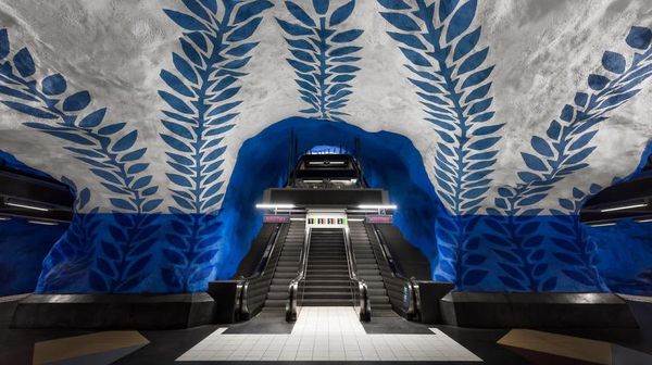 Foto: Masuk ke Stasiun MRT Ini Serasa Dibawa ke Dunia Lain!