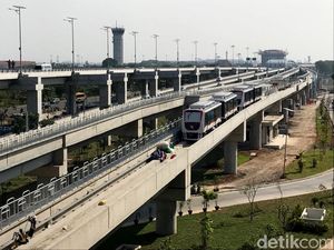 Melihat Persiapan Skytrain Jelang Beroperasi Hari Minggu