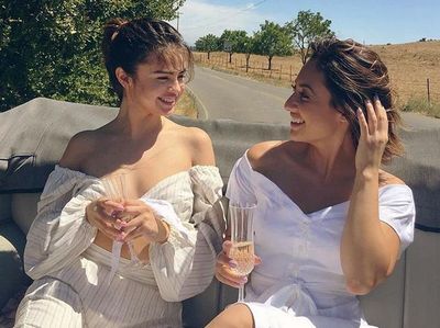 Besties! Intip Kedekatan Selena Gomez dan Francia Raisa