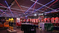 Para suporter Atletico juga bakal dimanjakan dengan kehadiran gerai keren yang menjual koleksi lengkap pernak-pernik tim kesayangannya. (Foto: Twitter @Atleti)