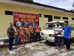5 Pemuda Mabuk Rusak Mobil dan Rebut Senpi Anggota Polisi di Sumut