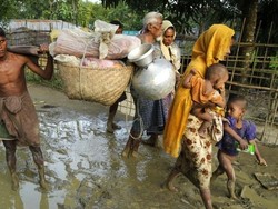 Mengapa Bantuan Kemanusiaan ke Pengungsi Rohingya Begitu Lamban?