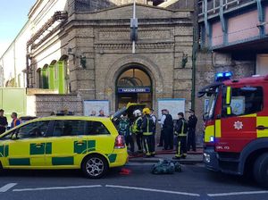 Ledakan di Kereta London, Orang-orang Panik dan Terinjak-injak Ledakan di Kereta London, Orang-orang Panik dan Terinjak-injak