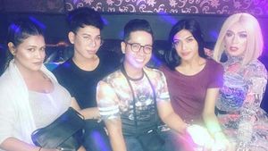 Usai Video Syur, Millendaru Terlihat Main ke Bar LGBT
