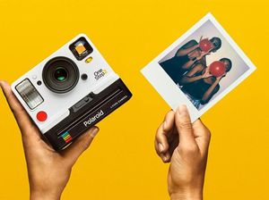 Kamera Instan Klasik Polaroid Lahir Kembali