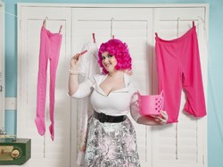 Video: Bahaya Menjemur Pakaian Basah di dalam Rumah