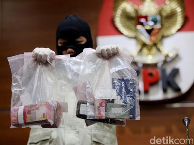KPK Tunjukkan Uang Suap OTT Kota Banjarmasin