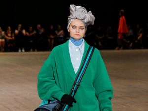 Tampilkan Model Pakai Turban di Fashion Show, Marc Jacobs Dikritik Netizen Tampilkan Model Pakai Turban di Fashion Show, Marc Jacobs Dikritik Netizen