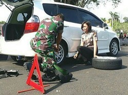 Anggotanya Bantu Polwan, Dandim Karanganyar: Bentuk Sinergi