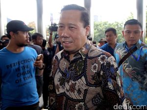 Sekjen Kemenhub Sugihardjo Diperiksa KPK Sekjen Kemenhub Sugihardjo Diperiksa KPK