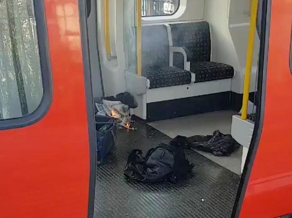Begini Penampakan Benda Misterius di Lokasi Ledakan Kereta London