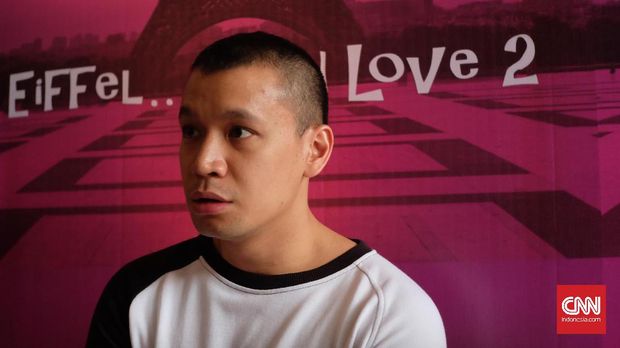 Samuel Rizal selaku pemeran Adit mengakui perbedaan dibanding seri pertama 'Eiffel I'm in Love' adalah karakternya yang makin dewasa.