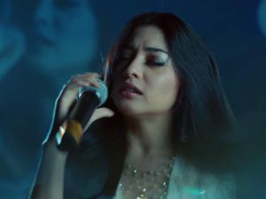 Main Horor Gasing Tengkorak, Nikita Willy Selalu Menggenggam Melati