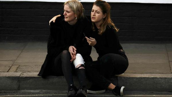 Foto: Ada Ledakan, Begini Situasi di Stasiun Kereta London