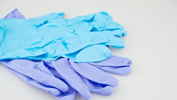 6 Benda yang Kerap Digunakan Sebagai Pengganti Kondom, Jangan Ditiru!