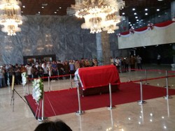 DPR Beri Penghormatan Terakhir untuk Politikus Golkar Azhar Romli