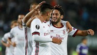 Andre Silva jadi bintang Milan pada laga ini dengan tiga gol yang dia buat. Untuk kali pertama setelah Kaka di tahun 2006, ada pemain Milan mencetak hat-trick di kompetisi Eropa. (Heinz-Peter Bader/Reuters)