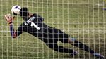 Melihat Lagi Aksi-aksi Kurnia Meiga di Timnas dan Arema