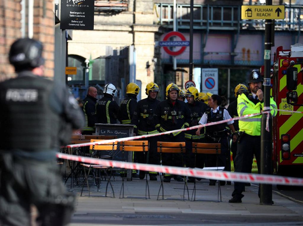 Polisi Tangkap Tersangka Kedua di Teror Bom Kereta London Polisi Tangkap Tersangka Kedua di Teror Bom Kereta London
