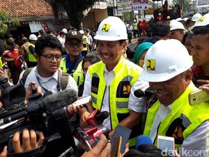 Proyek Aspal Campur Plastik Bakal Libatkan Pemulung