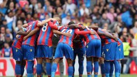 Crystal Palace belum meraih satu poin pun dari tiga laga kandangnya sejauh ini. Secara keseluruhan Palace juga belum punya poin di Premier League 2017/2018. (Foto: Christopher Lee/Getty Images)