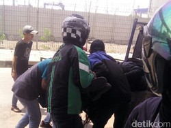 Tabrakan dengan Truk Kontainer di Koja, Driver Ojek Online Tewas
