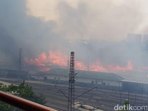 Melihat Lagi Kebakaran di Dekat Alexis yang Kini Sudah Padam