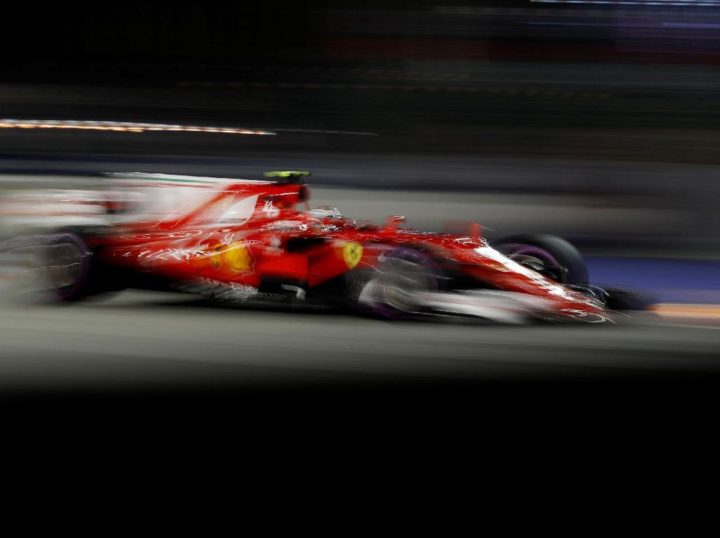 Kalahkan Duo Red Bull, Vettel Start Terdepan di Singapura Kalahkan Duo Red Bull, Vettel Start Terdepan di Singapura
