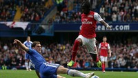 Winger = Gervinho. Membuat satu assist dalam kemenangan 5-3 di laga 29 Oktober 2011. Pemain 30 tahun ini membela Arsenal periode 2011–2013 dan terakhir tercatat bermain untuk Hebei China Fortune di China. (Foto: Clive Rose/Getty Images)