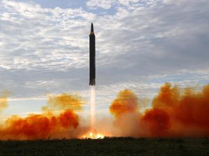 AS-Korut Bersitegang, Harga Emas Menanjak AS-Korut Bersitegang, Harga Emas Menanjak