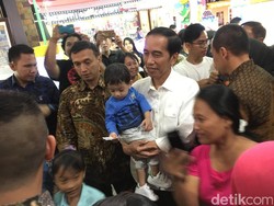 Senang Ajak Cucu ke Mal, Jokowi: Saya Juga Manusia Biasa