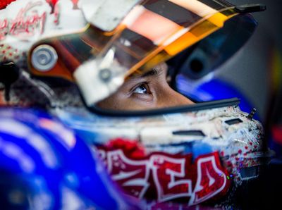 Inilah Aksi Sean Gelael Memacu Jet Darat Toro Rosso di Singapura