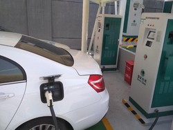 China Minta Para Produsen Mobil Produksi Mobil Listrik pada 2019