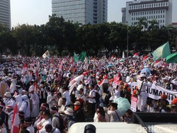 Massa Bela Rohingya Padati Monas, Sejumlah Ruas Jalan Ditutup