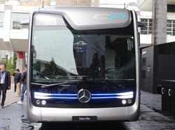 Berani Naik? Bus Ini Bisa Melaju dari Bandara Tanpa Sopir