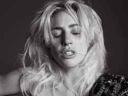 Kumpulkan 35 Juta Dolar, Lady Gaga Sebut Konser Virtualnya Bukan Ajang Donasi