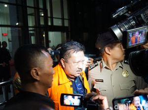 Pakai Rompi Oranye, Ketua DPRD Banjarmasin dan Dirut PDAM Bungkam