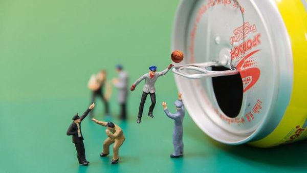 Potret Lucu Keseharian Para Manusia Mini