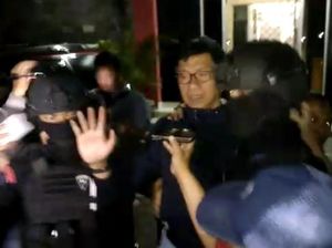 Ini Penampakan Walkot Batu Eddy Rumpoko Saat Digelandang Brimob