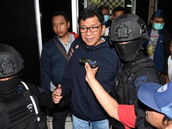 KPK Sita Alphard dan USD 10 ribu di Rumah Dinas Wali Kota Batu