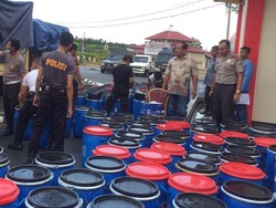 Polisi Sita 12 Ton Bahan Pembuat PCC dan Obat Lainnya di Bintan
