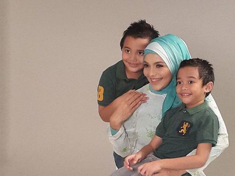 Artis dan Bayi Tabung