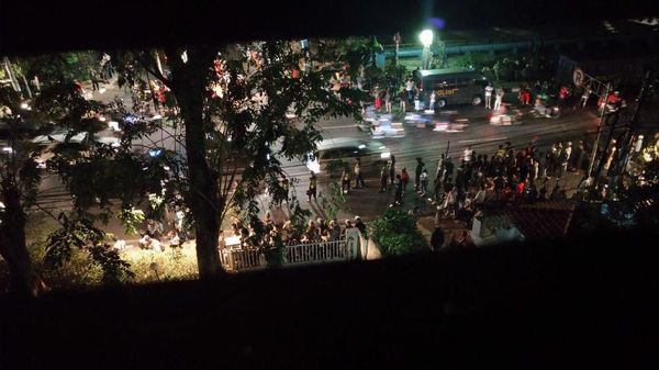 Foto-foto Aksi Pengepungan Gedung LBH Jakarta yang Berujung Rusuh