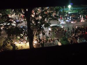 Foto-foto Aksi Pengepungan Gedung LBH Jakarta yang Berujung Rusuh Foto-foto Aksi Pengepungan Gedung LBH Jakarta yang Berujung Rusuh