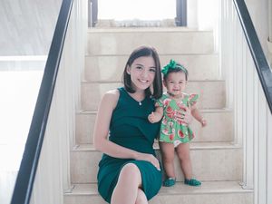 Super Nggemesin! Gaya Nastusha Alinskie Saat Hendak Menyusu