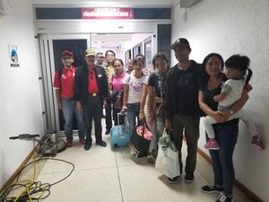 Berhasil Dievakuasi, 7 WNI Korban Badai Irma Tiba di Caracas Berhasil Dievakuasi, 7 WNI Korban Badai Irma Tiba di Caracas